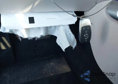 2020 Mercedes-Benz Glb 250 z USA, uszkodzony, nr VIN W1N4M4GB8LW048604